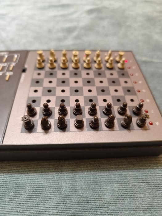 Продавам шах произведен Hong Kong