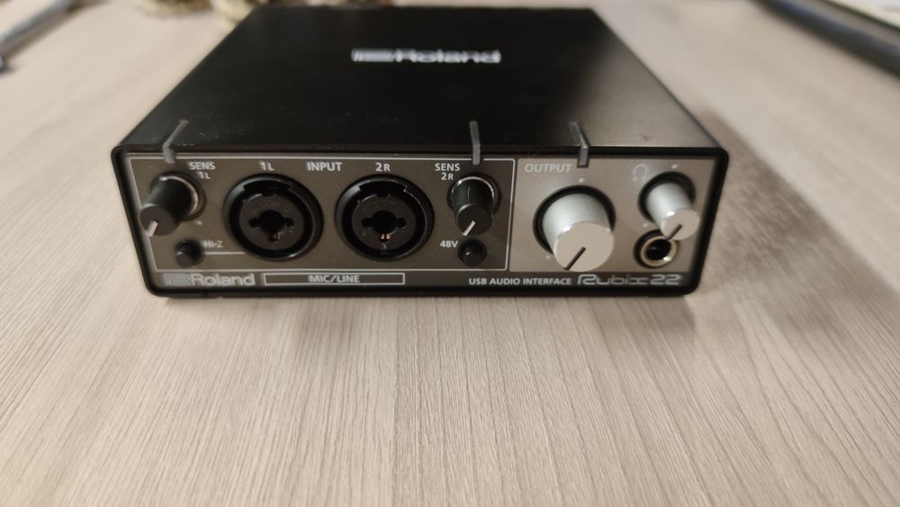 Продам звуковую карту Roland Rubix 22
