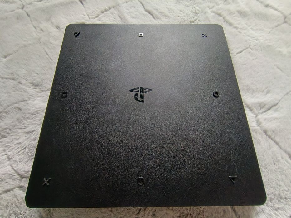 Vand ps4 slim ca nou