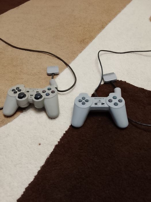 Продам PlayStation 1