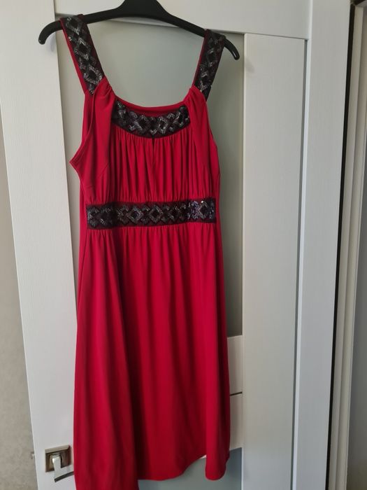 Платье праздничное