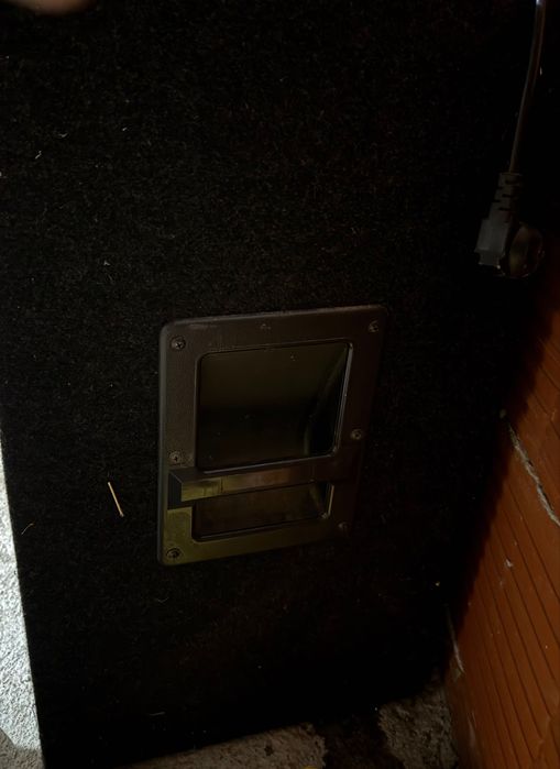 Тон колони с пулт