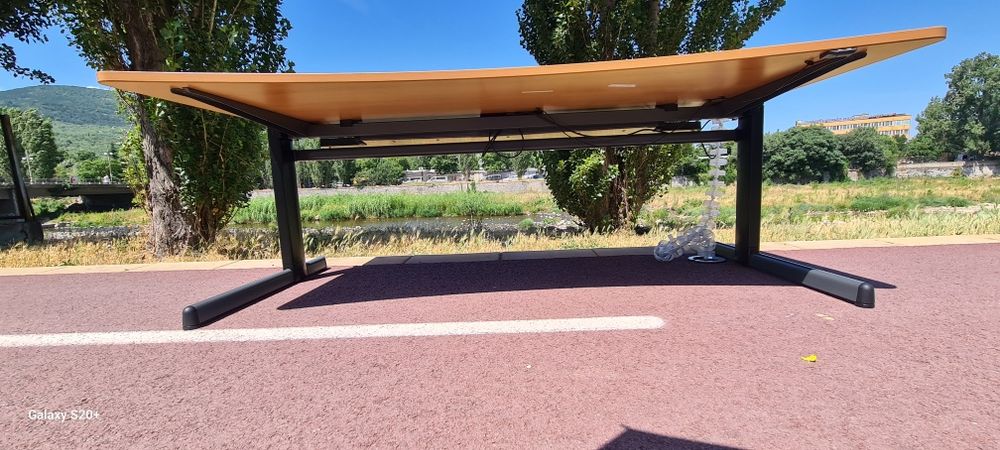 Немско офис бюро електрическо повдигане оборудване