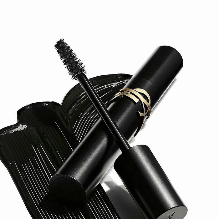 ОписаниеТушь Lash Clash Extreme Volume придает
Тушь от кутюр для экстр