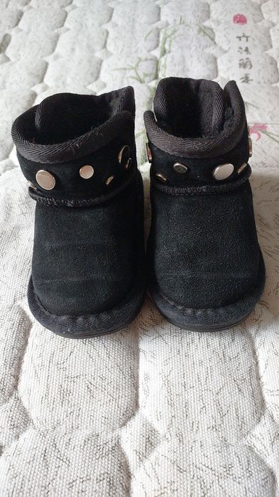 Продам детскую обувь