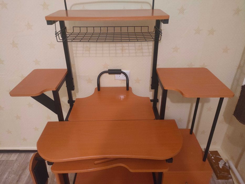 Компьютерный стол