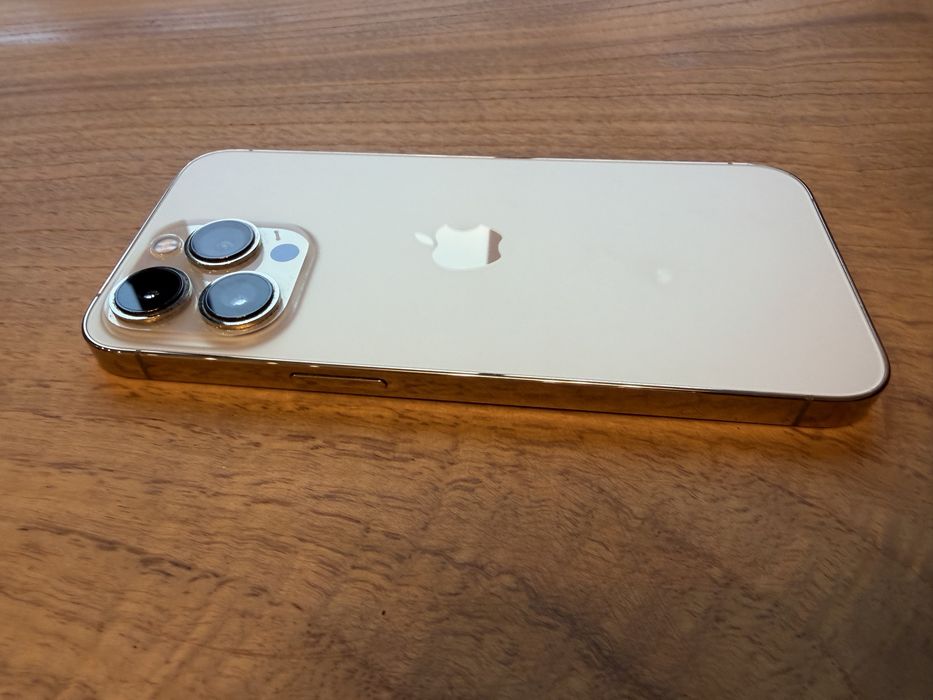 iPhone 13Pro 256 GB безупречен