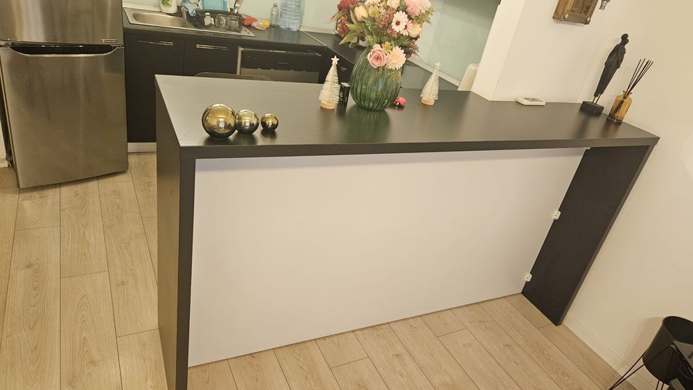 Insula de bucatarie/ living  MDF + 2 scaune