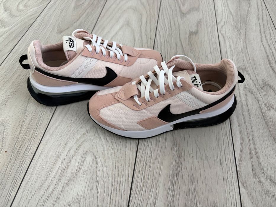 Дамски Маратонки Nike Air Max Pre-Day