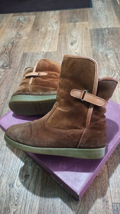 Продам уги женские