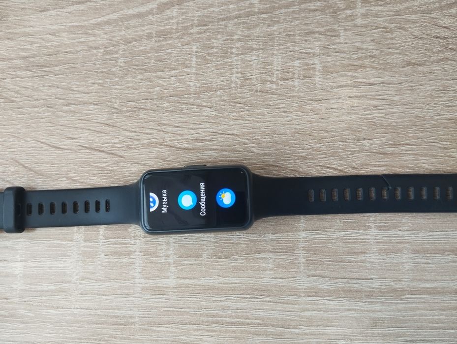 Часы Хуавей мибенд 7