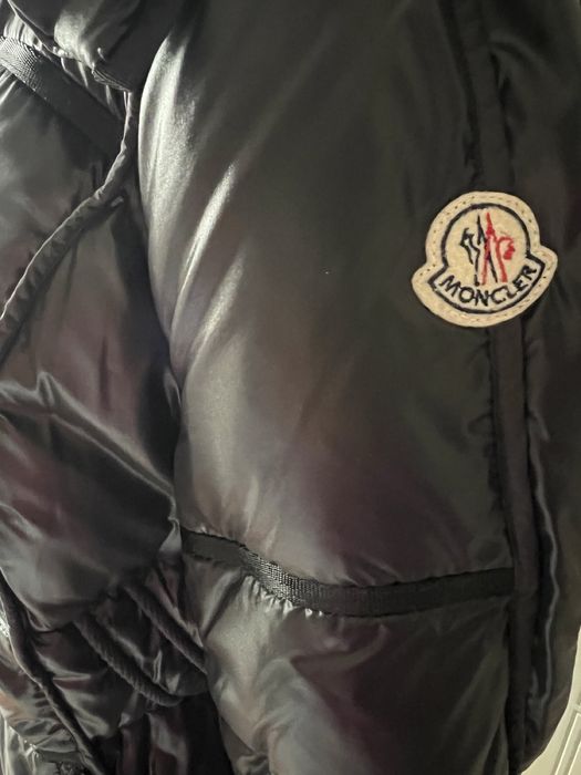 Moncler-размер 4. Уникален модел