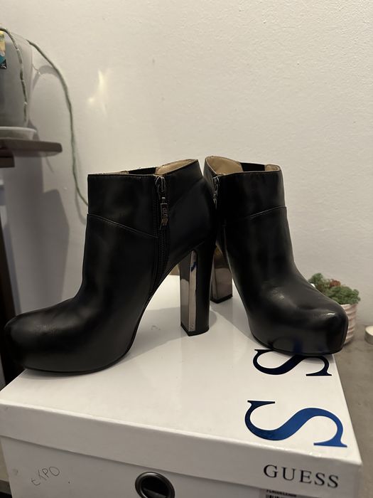 Botine Guess nr.35