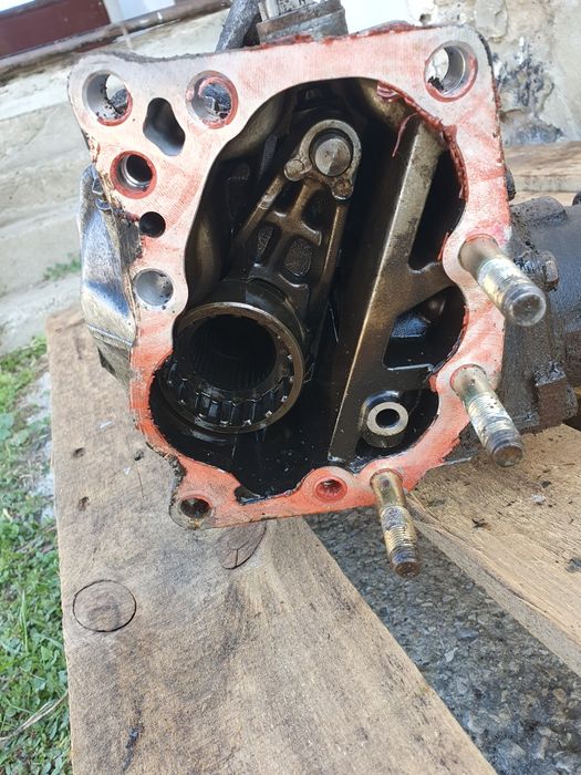 Раздатка Toyota Rav4 2.0i 1