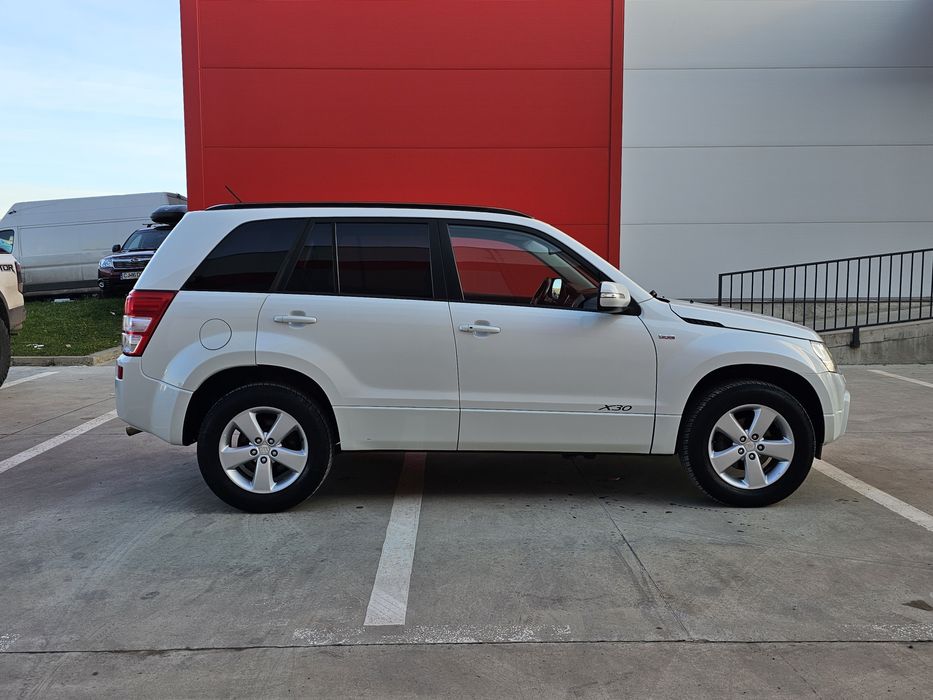 Suzuki grand vitara,1.9Diesel,4x4,Clima,Trapă,Xenon,Posibil Rate *