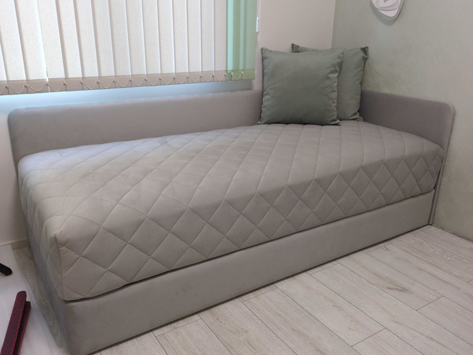 Тапицирани поръчкови легла - 2 броя