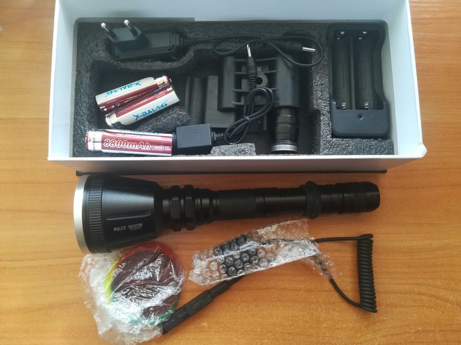 Мощен ловен фенер LED