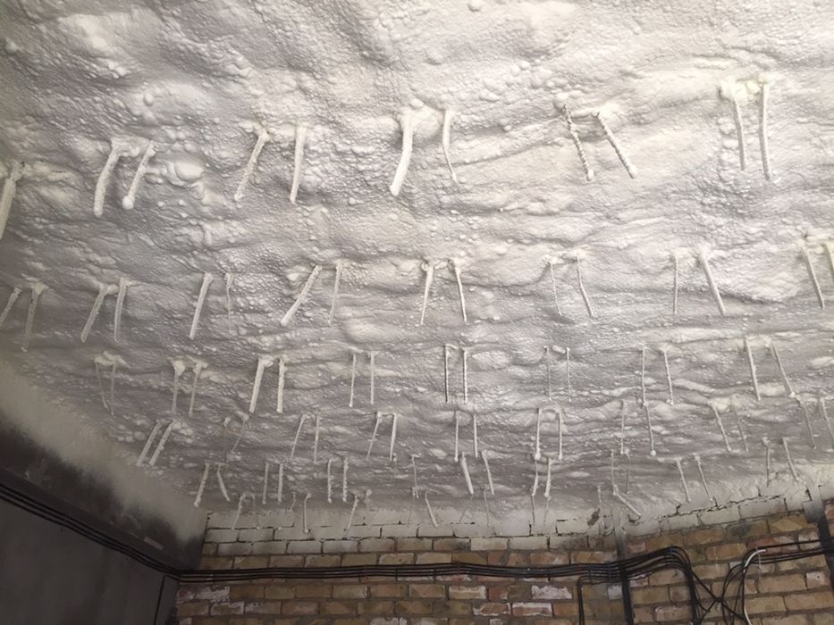 Том ва мансардага пена сепиш. Pena sepish. Утепление пеной . Напыление