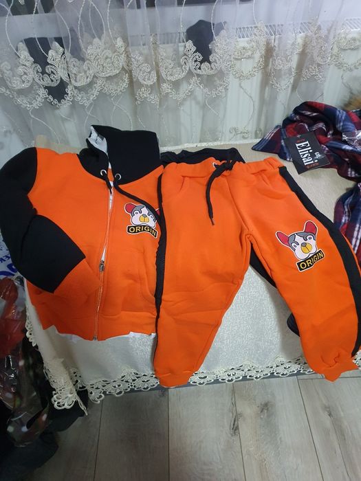 Trening vatuit, gros de copii  unisex, 4 ani , nou;