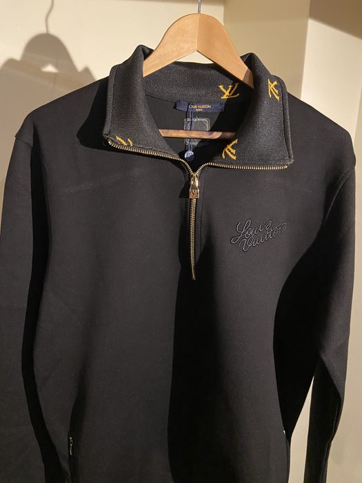 Блузи - Louis Vuitton, Prada, Boss