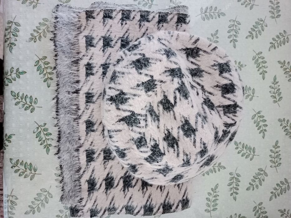 Продам шапки в отличном состоянии