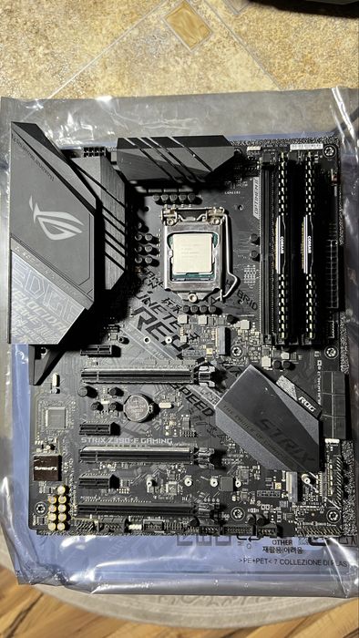 Kit I7-9700K, ROG STRIX Z390-F Gaming, 16GB RAM DDR4 (2x8GB) Corsair