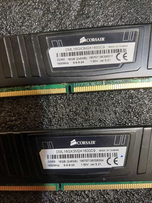 16GB (2x8) 1600Mhz, CL9, DDR3 - Corsair Vengance, Crucial Ballistix