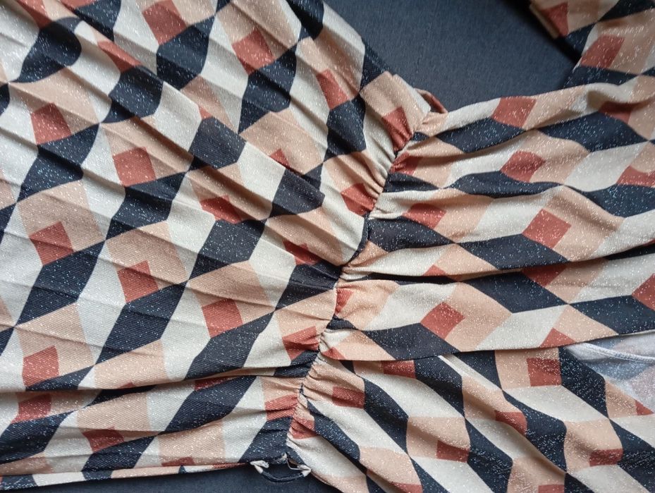 Елегантна дамска рокля