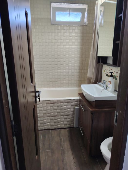 Dau in chirie apartament cu 2 camere