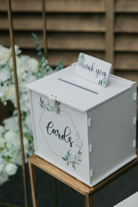 Кутия за пари и пожелания под наем