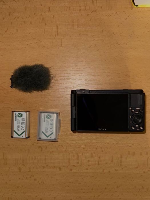 фотоапарат Sony ZV + 2 батерии