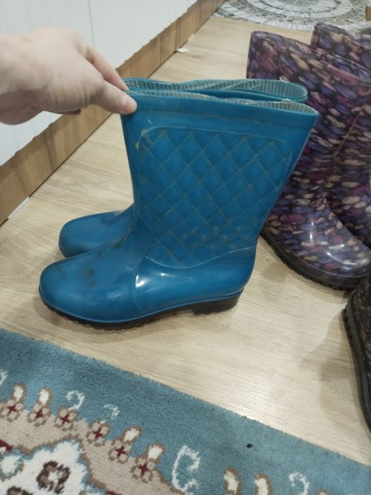 Продам резиновые сапоги