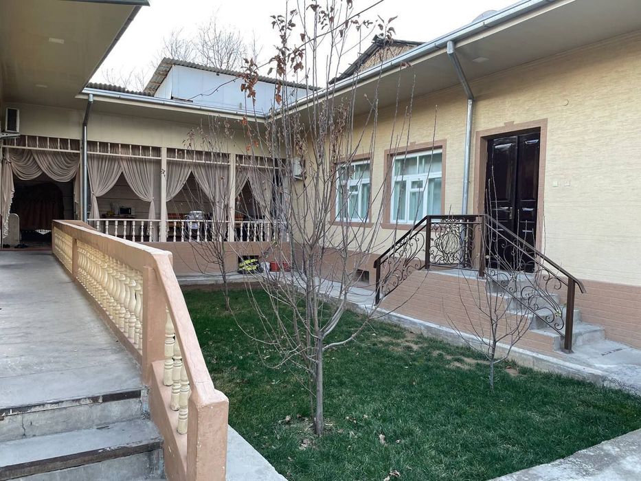 Продаётся ДОМ.Яшнобод.6.ком.7сотх. . Рисивый.