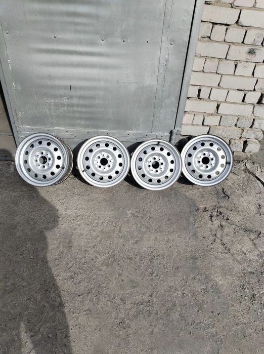 Продам комплект железных дисков