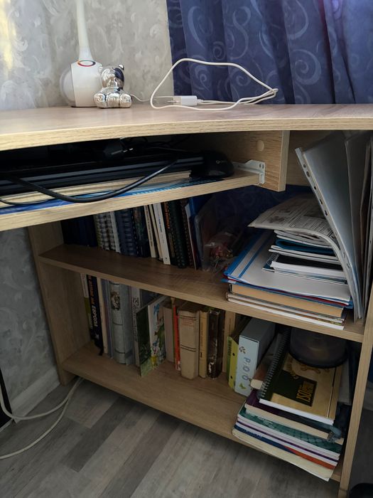 Ъглово бюро дъб сонама и бяло