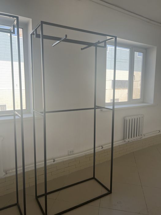 Стойки (рейлы) для одежды в отличном состоянии