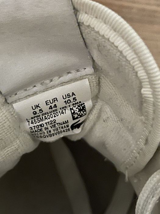 Продам мужские кроссовки LACOSTE