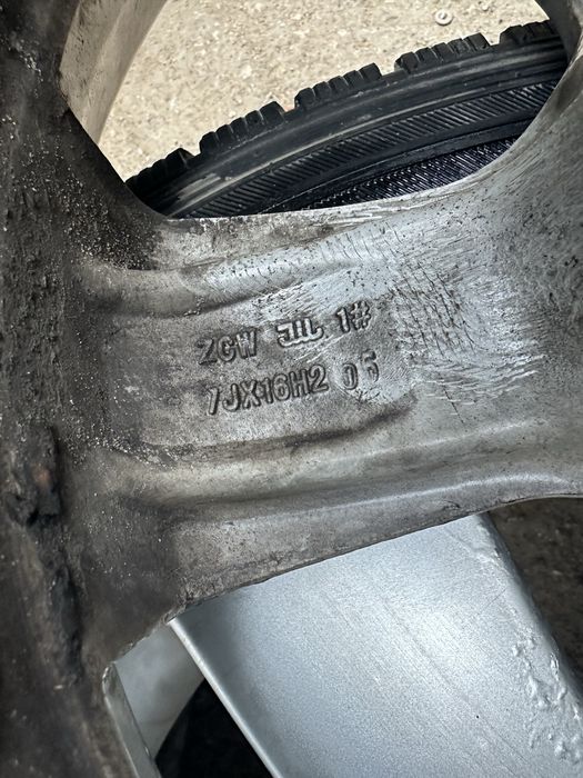 16,5x112 Audi,VW с зимни гуми 195/60/16C Falken tv