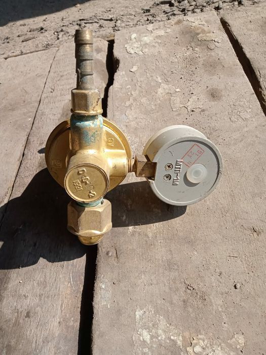 Продам кислородный редуктор,Водомер.