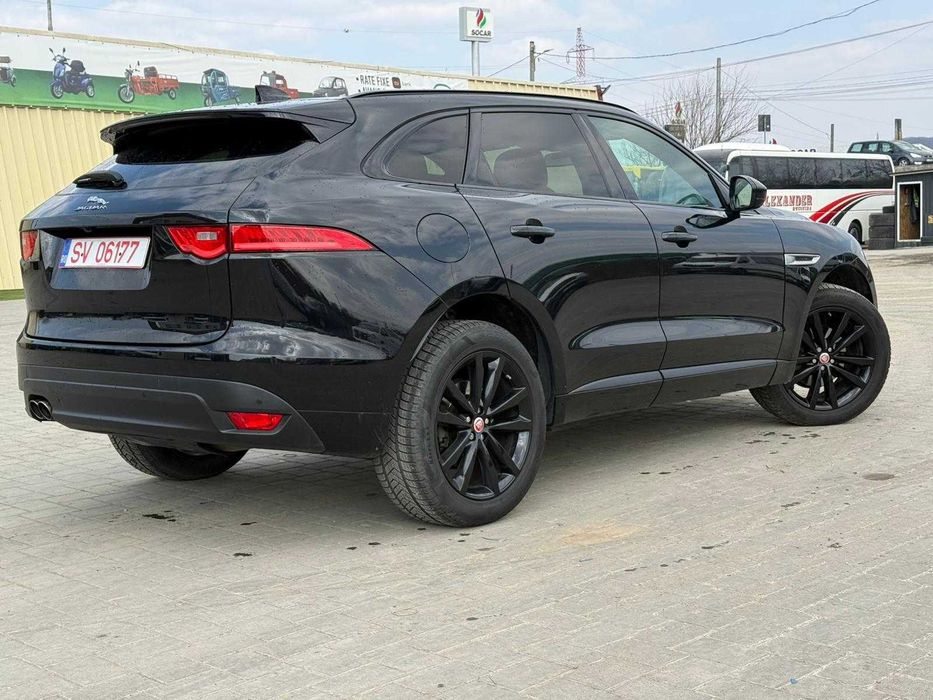 Jaguar F-Pace Mild Hibrid / R-Sport / 4x4/ Panoramic