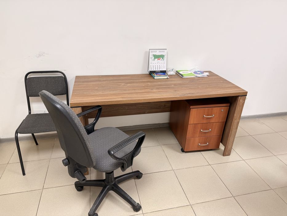 Офисная мебель б/у