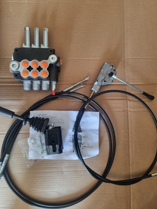 Distribuitor hidraulic P80 cu joystick si maneta comanda suplimentara