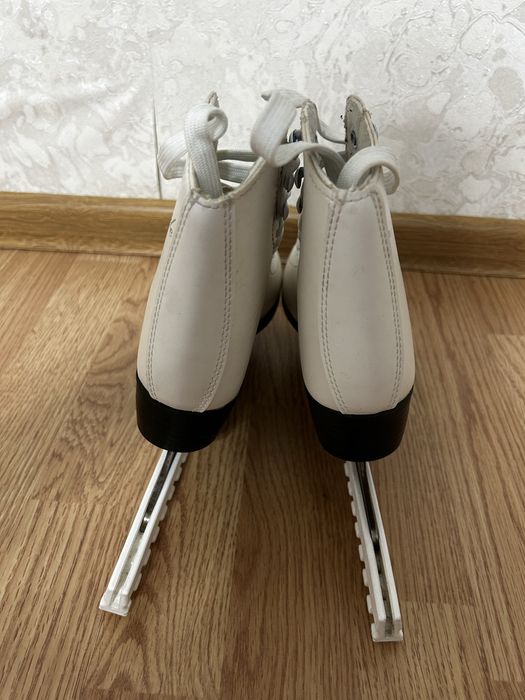 Продам коньки 33 размера
