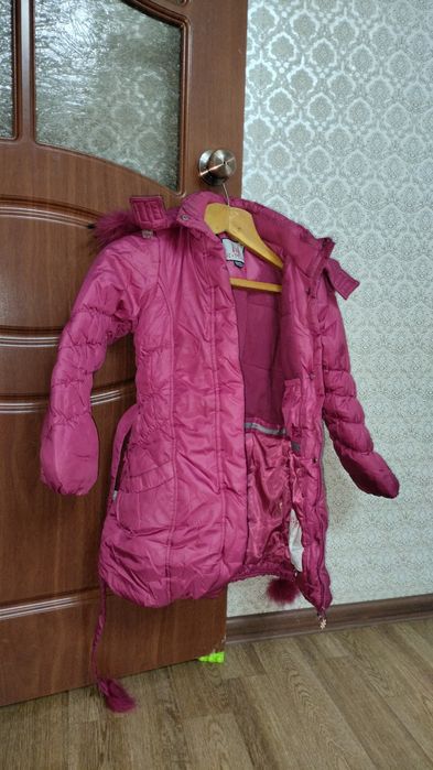 Продам куртку зимнюю для девочки