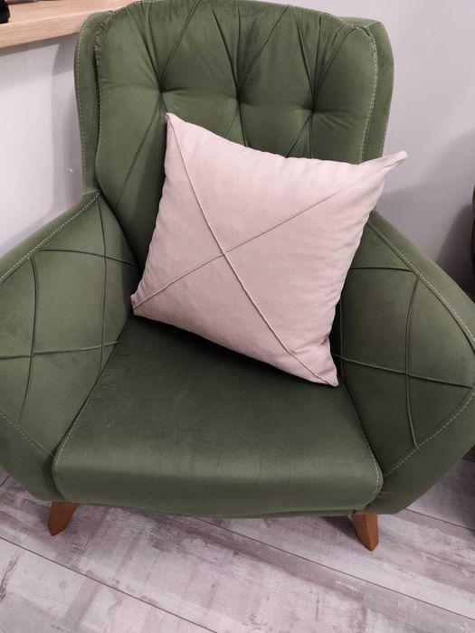 Разтегателен диван с кресло