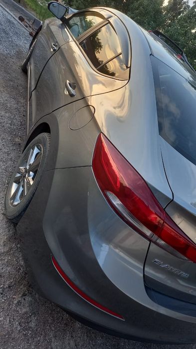 Продам автомобиль Hyundai Elantra 2017 г.