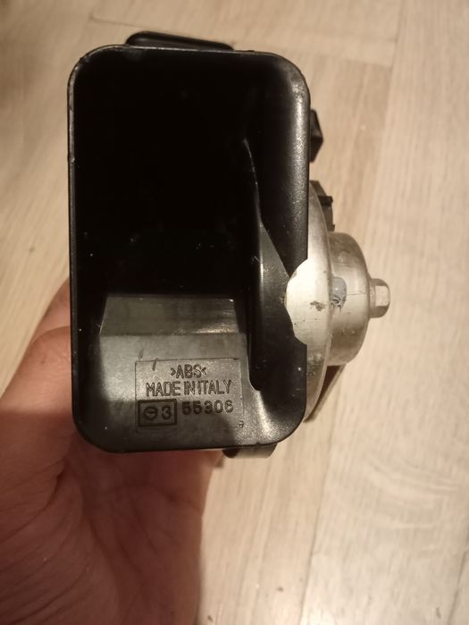 Vând claxone perechi de Dacia Logan