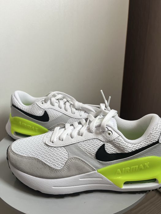 Дамски маратонки Nike