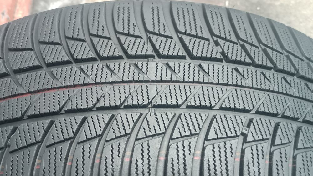 225/40/18 Bridgestone