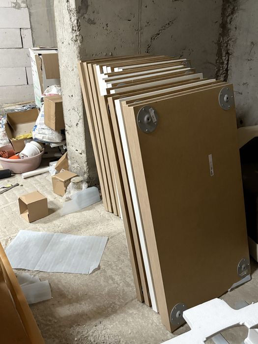 Разпродажба на маси от Икеа в много добро състояние